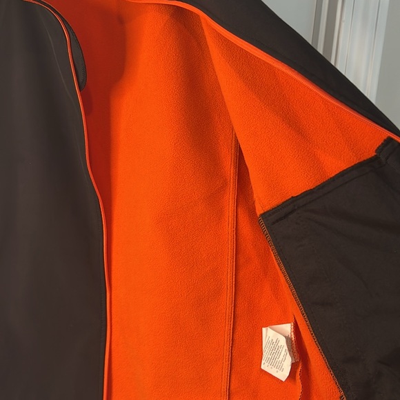 Black softshell vest size 18 - Picture 5 of 6